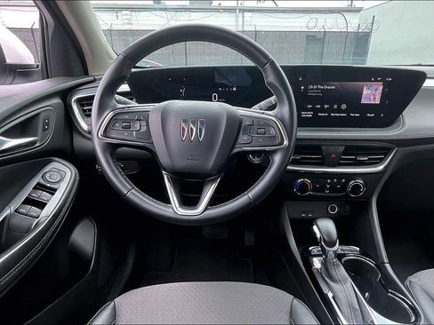 Used 2025 Buick Encore GX Preferred FWD image 8