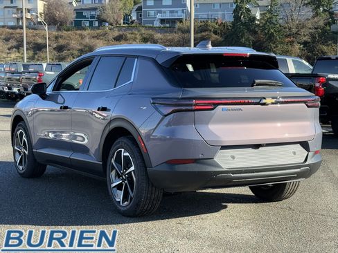 New 2026 Chevrolet Equinox EV LT image 3