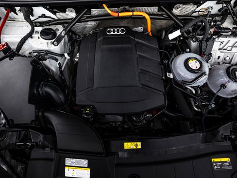 Certified 2024 Audi Q5 e Premium Plus image 21