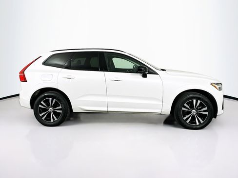 Used 2025 Volvo XC60 B5 Core image 10