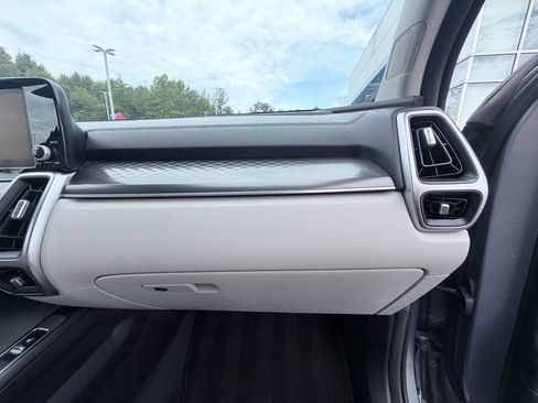 Used 2022 Kia Sorento S FWD image 21