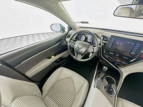 Used 2023 Toyota Camry SE image 9