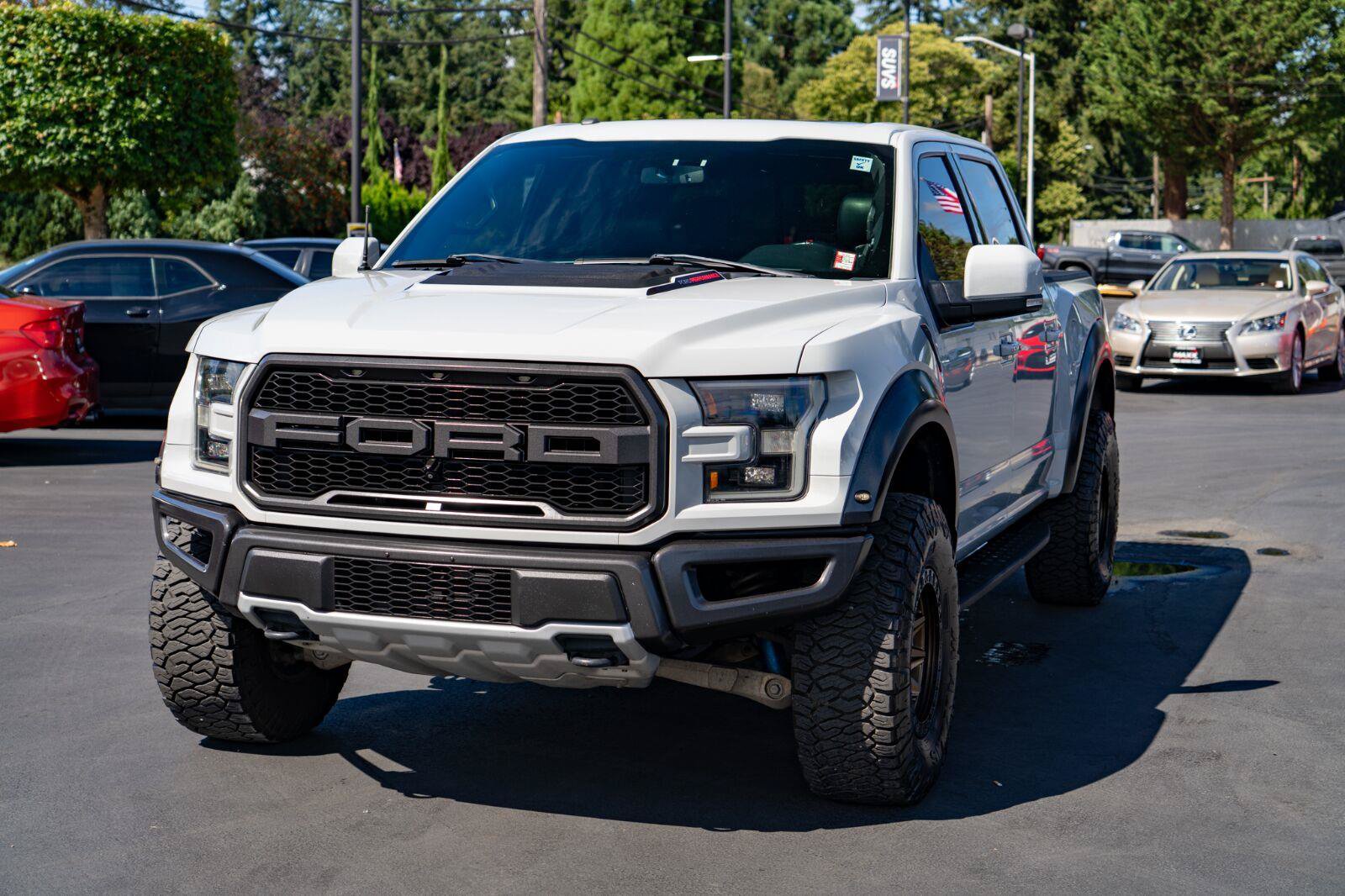 Used 2017 Ford F150 Raptor w/ Equipment Group 802A Luxury AWD/4WD image 4