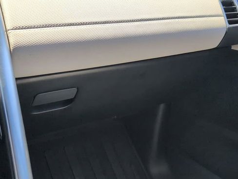 Used 2022 Land Rover Discovery S R-Dynamic AWD/4WD image 18