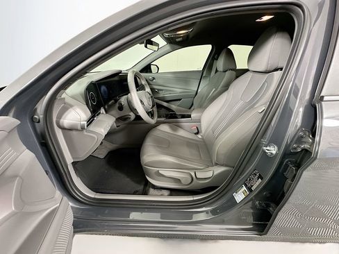 Used 2023 Hyundai Elantra SEL w/ Convenience Package FWD image 22
