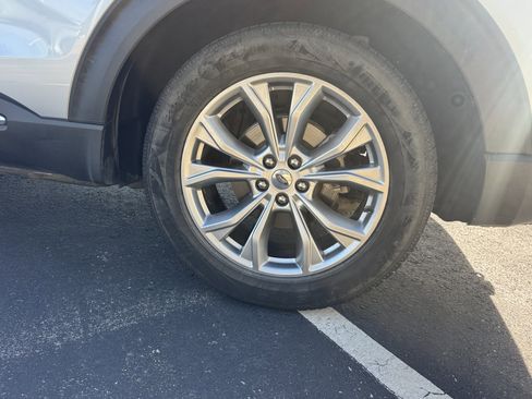 Used 2021 Ford Explorer XLT w/ Equipment Group 202A image 7