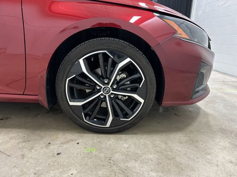 Used 2024 Nissan Altima 2.5 SR image 13