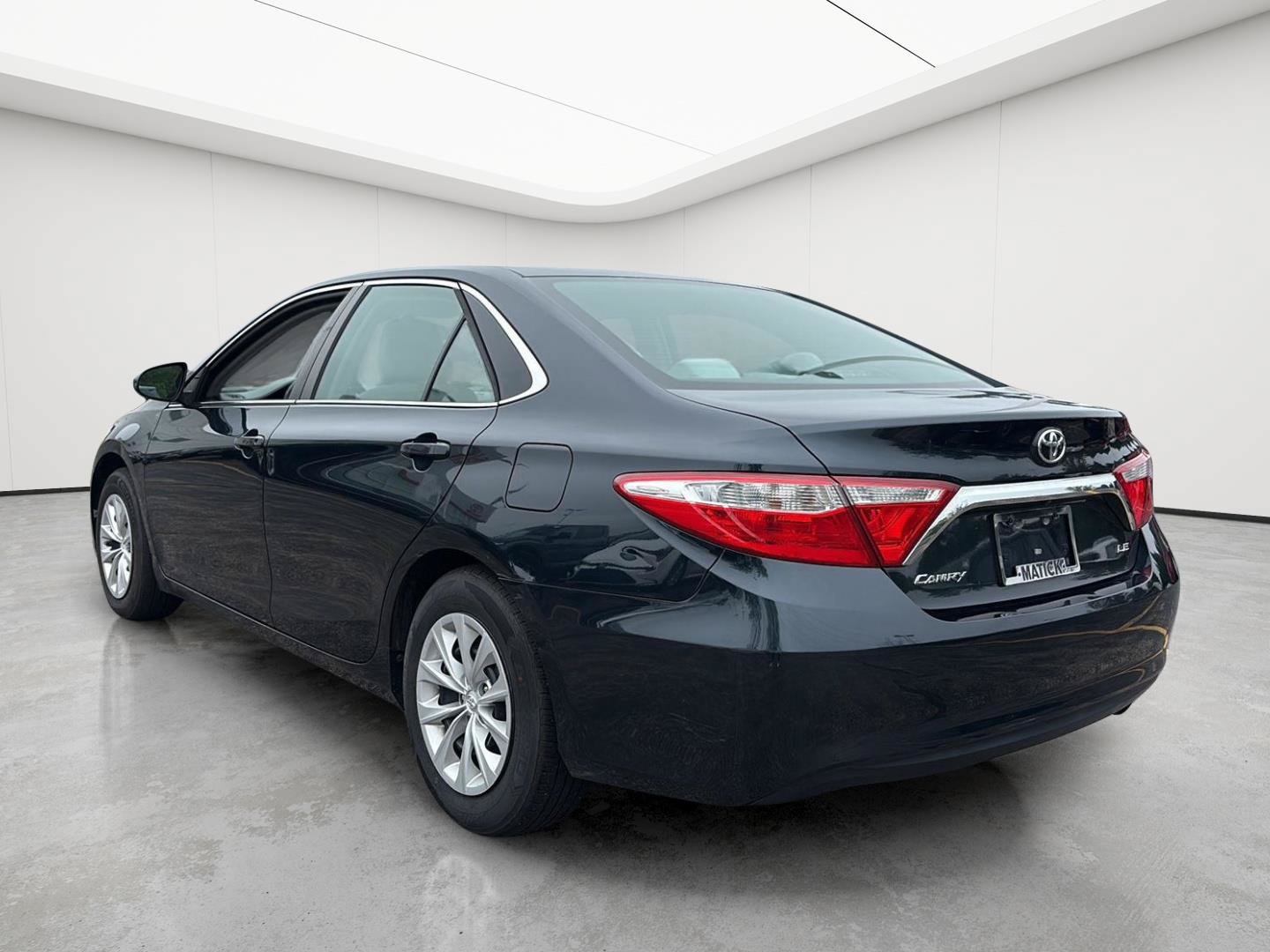 Used 2015 Toyota Camry FWD image 24