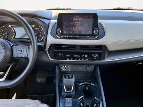 Used 2023 Nissan Rogue SV image 12