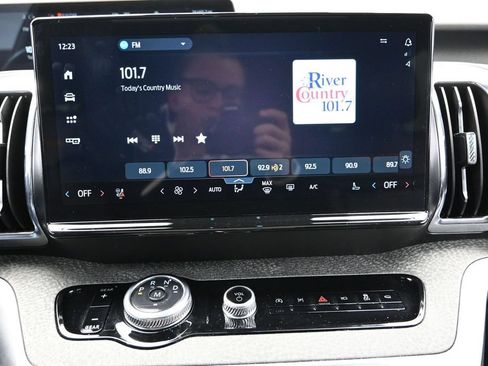 Used 2025 Ford Expedition Tremor AWD/4WD image 33