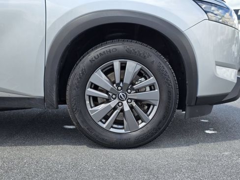 Used 2024 Nissan Pathfinder SV AWD/4WD image 11