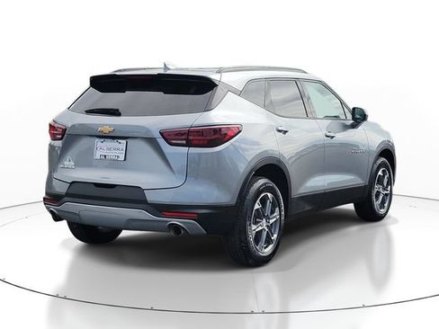Certified 2025 Chevrolet Blazer LT w/ Convenience Package FWD image 4
