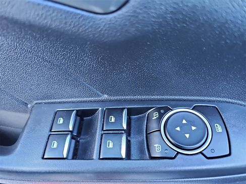 Used 2023 Ford Escape SE image 28