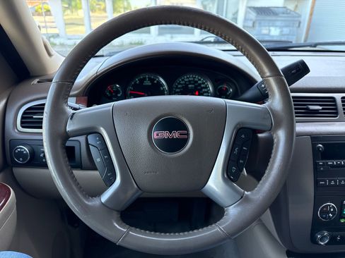 Used 2014 GMC Yukon XL SLT image 13