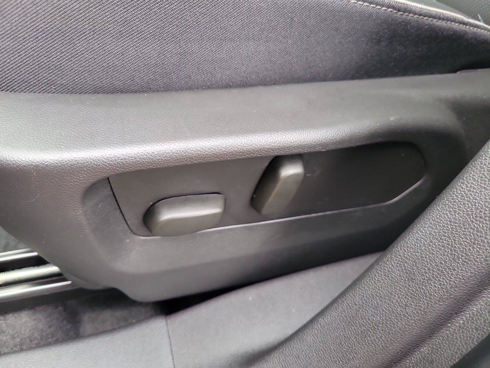 Used 2023 Buick Envision Essence w/ Technology Package I AWD/4WD image 17
