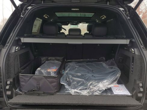 New 2026 Land Rover Range Rover Long Wheelbase SE image 30