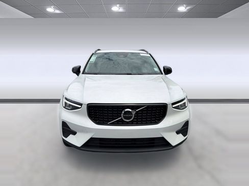 New 2026 Volvo XC40 B5 Core w/ Climate Package AWD/4WD image 6