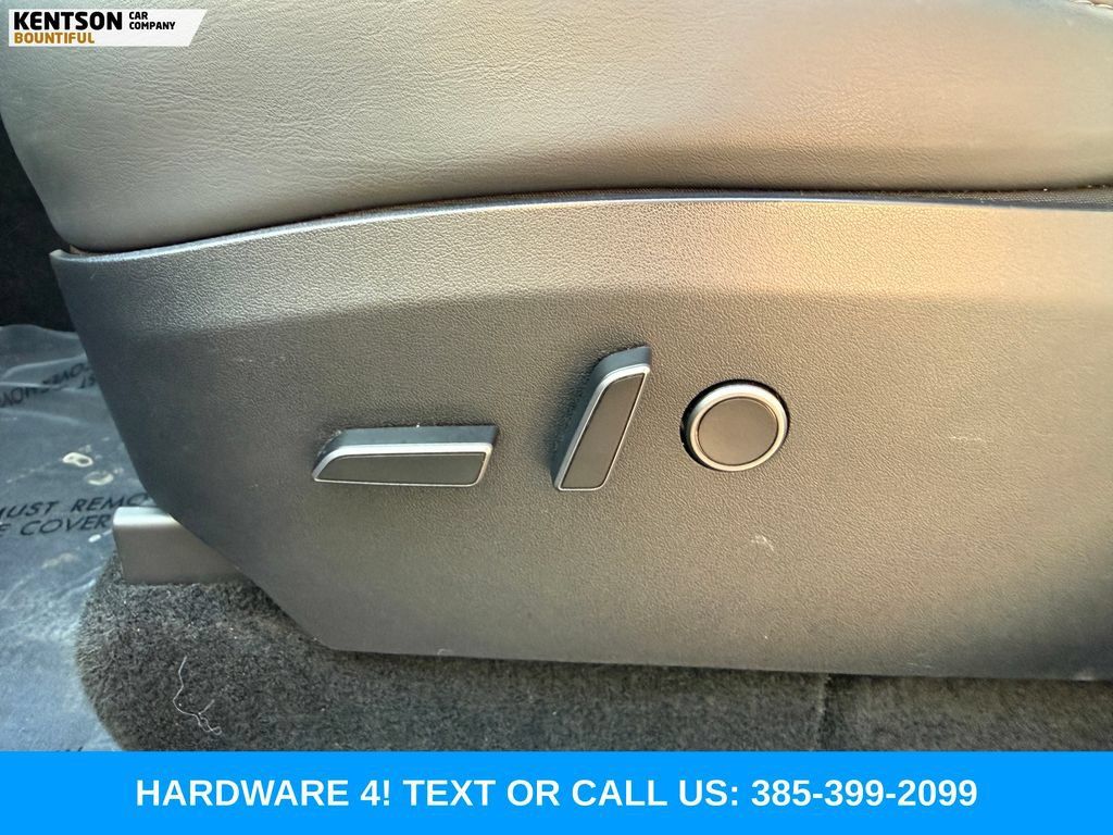 Used 2023 Tesla Model Y Long Range AWD/4WD image 29