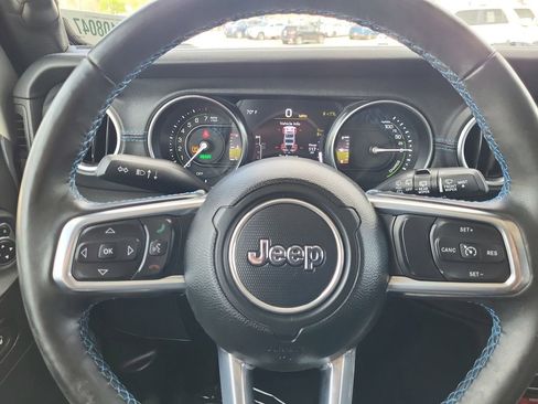 Used 2022 Jeep Wrangler Unlimited Rubicon 4xe w/ Cold Weather Group AWD/4WD image 16