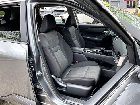 Used 2025 Nissan Rogue SV AWD/4WD image 11