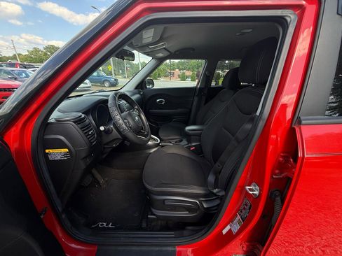 Used 2019 Kia Soul FWD image 17
