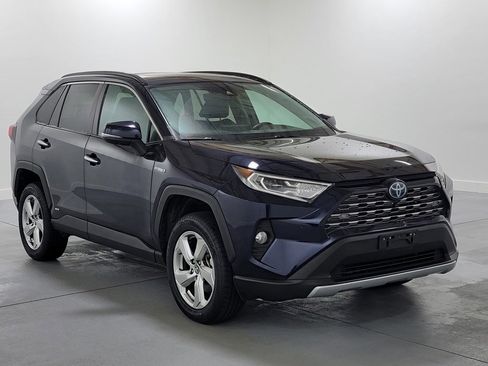 Used 2020 Toyota RAV4 Limited image 2