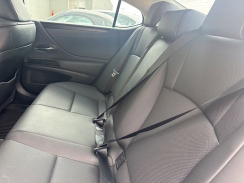 Used 2022 Lexus ES 350 w/ Premium Package image 12