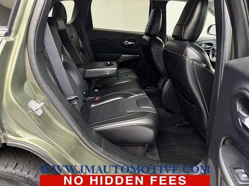 Used 2019 Jeep Cherokee Limited w/ Technology Group AWD/4WD image 18