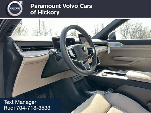 New 2025 Volvo EX90 Ultra image 15