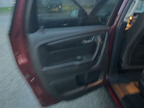 Used 2017 Chevrolet Traverse LT w/ Style and Technology Package image 19