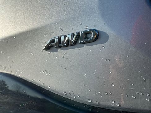 Used 2024 Toyota RAV4 SE image 29