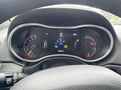 Used 2020 Jeep Grand Cherokee Altitude AWD/4WD image 19