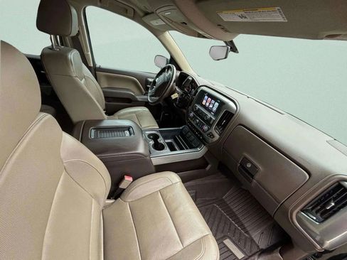 Used 2017 Chevrolet Silverado 1500 LTZ Z71 w/ LTZ Plus Package image 9