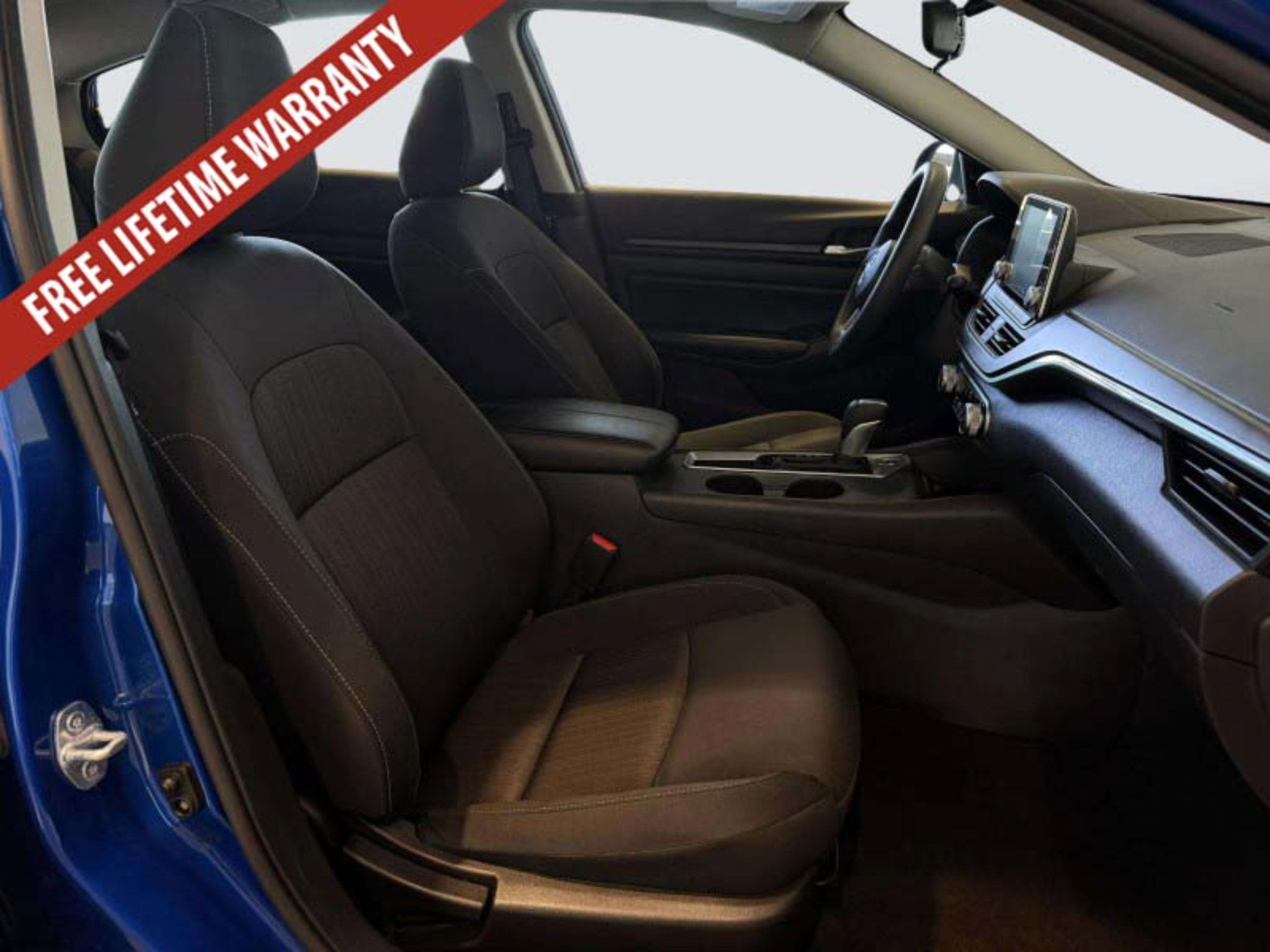 Used 2025 Nissan Altima 2.5 SV FWD image 31