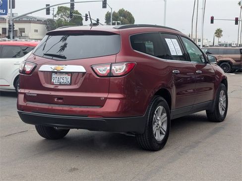 Used 2017 Chevrolet Traverse LT image 4