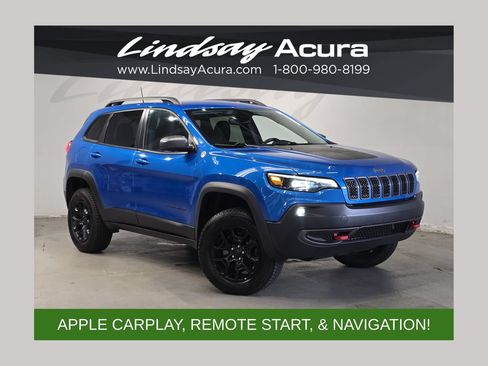 Used 2019 Jeep Cherokee Trailhawk w/ Cold Weather Group AWD/4WD image 1