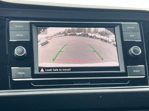 Used 2024 Volkswagen Jetta SE image 21