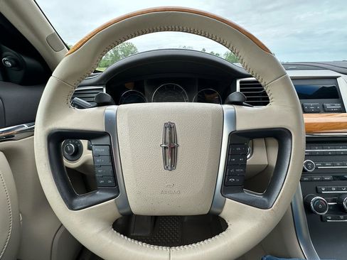 Used 2010 Lincoln MKS FWD image 16