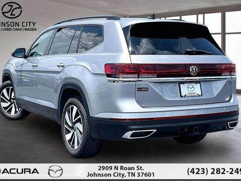 Used 2025 Volkswagen Atlas SE AWD/4WD image 13