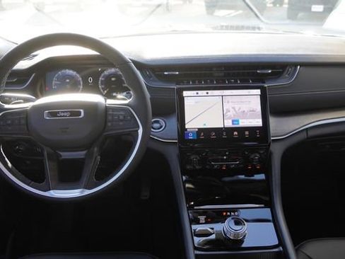 New 2025 Jeep Grand Cherokee Limited AWD/4WD image 15