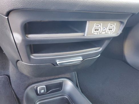 New 2025 Chrysler Voyager LX image 19