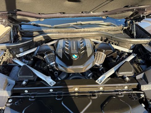 Used 2022 BMW X5 M50i w/ Premium Package image 26