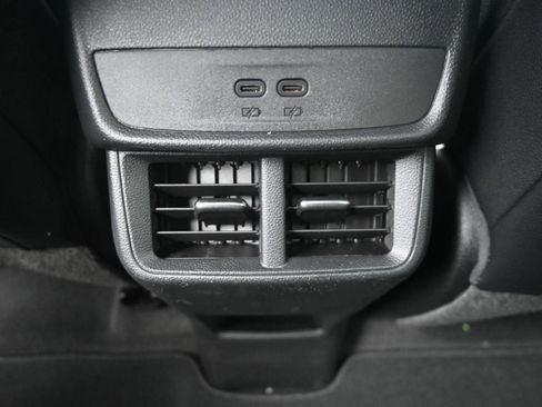 New 2026 Chevrolet Equinox LT w/ Convenience Package II FWD image 27