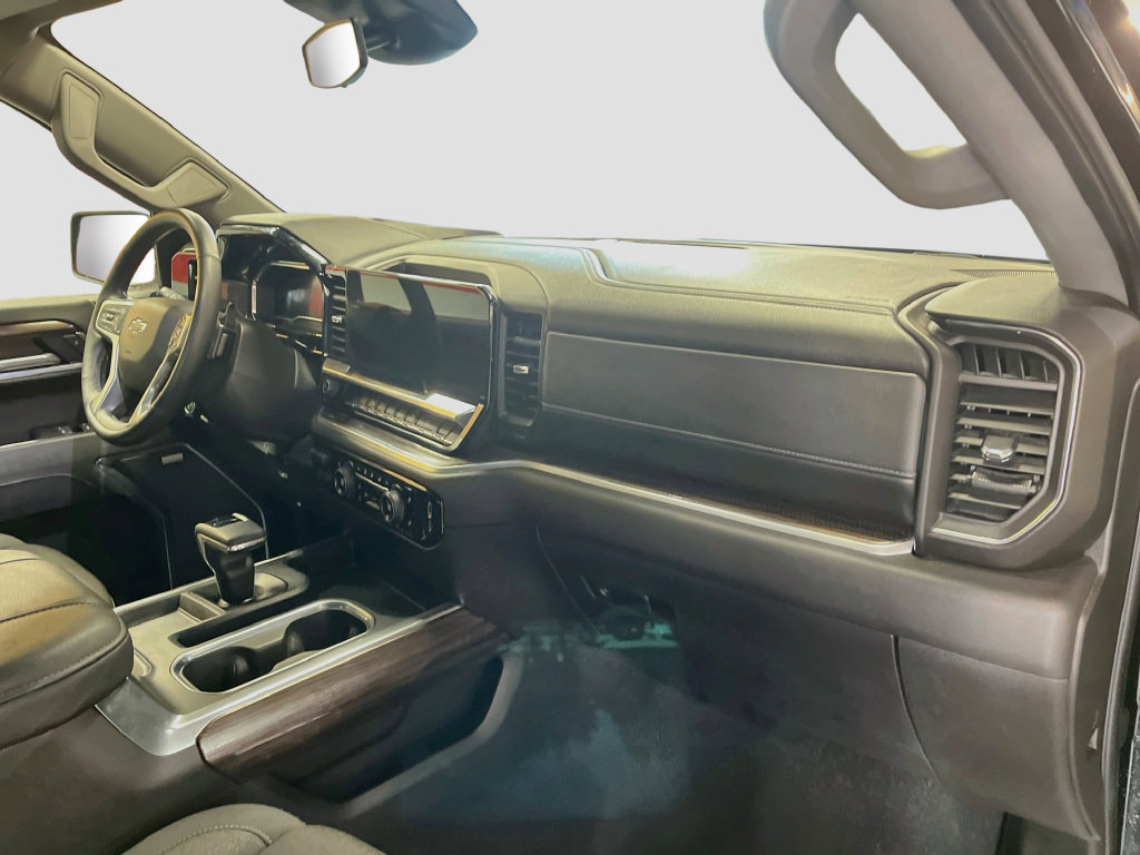 Used 2025 Chevrolet Silverado 1500 LT Trail Boss w/ Convenience Package II AWD/4WD image 30