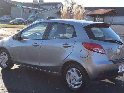 Used 2012 MAZDA MAZDA2 Touring image 8