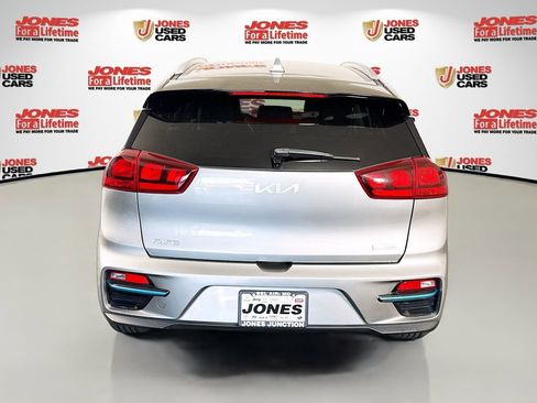 Used 2022 Kia Niro EX w/ Cold Weather Package FWD image 15