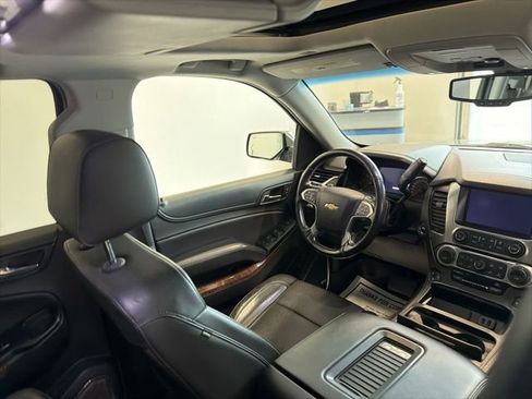 Used 2018 Chevrolet Suburban Premier AWD/4WD image 40