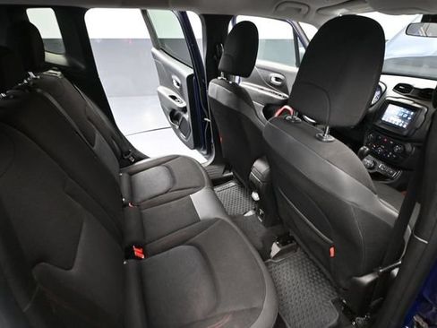 Used 2020 Jeep Renegade Trailhawk w/ Cold Weather Group AWD/4WD image 42