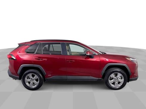 Used 2022 Toyota RAV4 XLE w/ Convenience Package AWD/4WD image 9