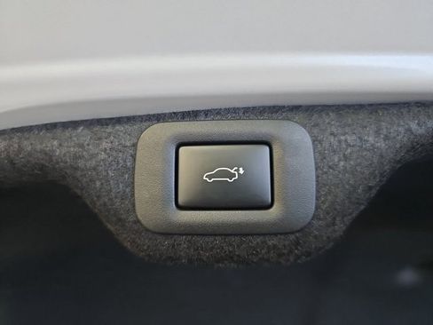 Certified 2025 Lexus ES 300h Ultra Luxury w/ Accessory Package (Z2) image 13